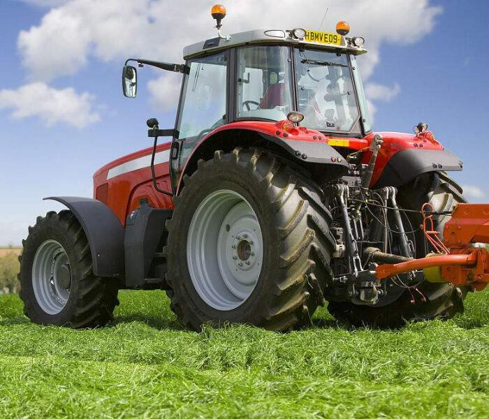 How to use Lubricating oil for tractor?