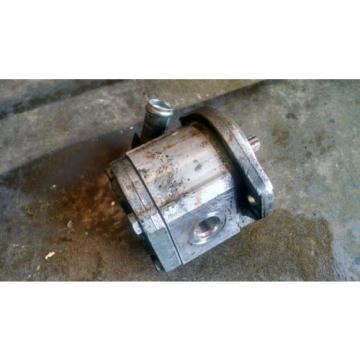 JS J.S. John S Haldex Barnes 114257 2296 9T 5/8 Shaft Hydraulic Gear Pump
