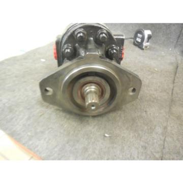 NEW JOHN DEERE HYDRAULIC PUMP AT370229 CONCENTRIC 2993656-2913