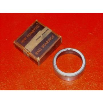 NOS GM 1933 1934 1935 1936 Chevrolet Car front wheel outer bearing cup 909621