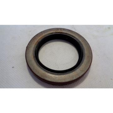 NEW IN BOX  NATIONAL 470530 OIL SEAL