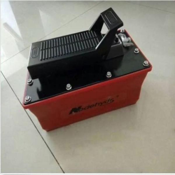 Air Hydraulic Foot Pump Auto Repair Tools Professional 2.3L Plastic shell #4 image