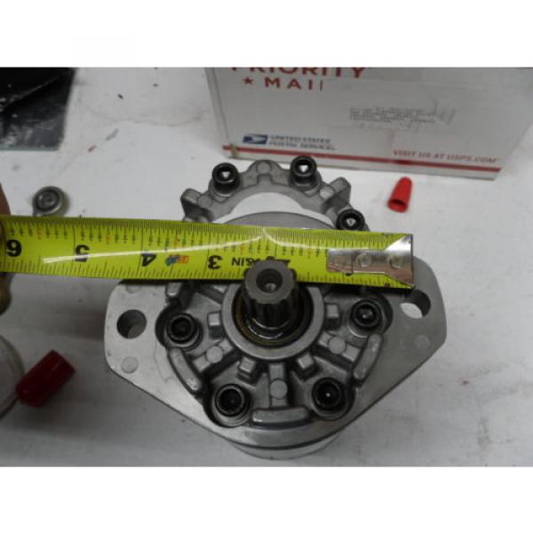 New Parker HD77X3067 Hydraulic Gear Pump. #2 image