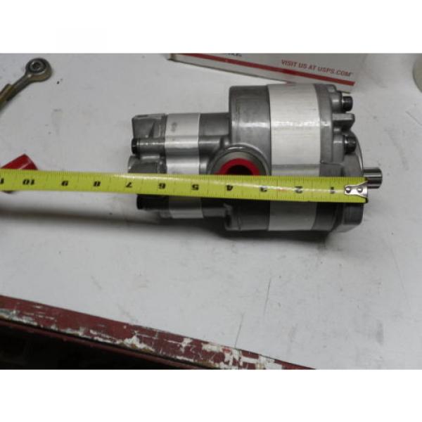 New Parker HD77X3067 Hydraulic Gear Pump. #3 image