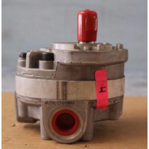 Hydraulic motor/pump 3/4&#034; shaft in/out ports 7/8&#034;  FREE SHIPPING #5 image