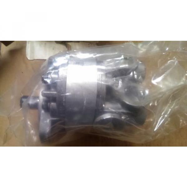 New Parker Hydraulic Gear Pump H77AA2AA18000BS #2 image
