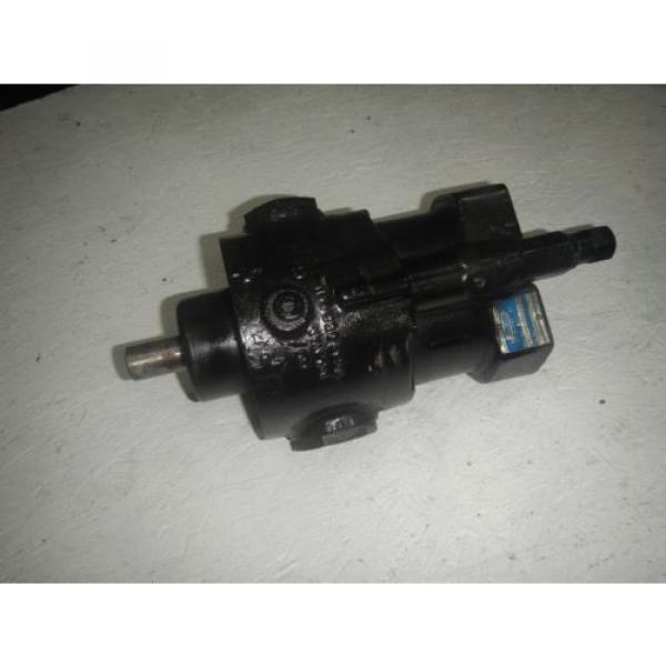 Delavan PV3200L32002-2 Hydraulic Pressure Compensated Piston Pump #1 image