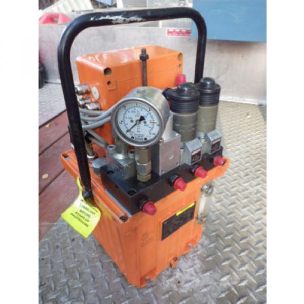 CARR-LANE/ROMHELD SwiftSure Dual output Hydraulic Pump Pt#CLR901-EP w/Handle #1 image