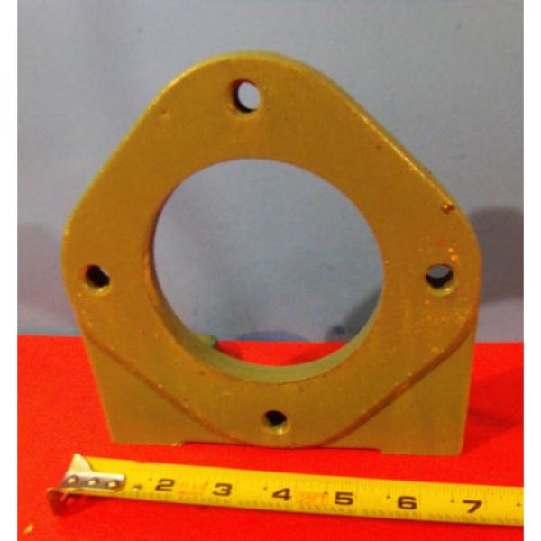Vickers Hydraulic Pump mounting bracket 199491 4&#034; ID / 5 3/4&#039; C to C     [359] #1 image