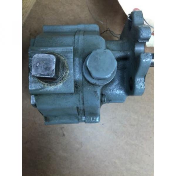DANFOSS 15B1E1B2-R20 49902-5 Hydraulic Pump.  Loc 45C #5 image