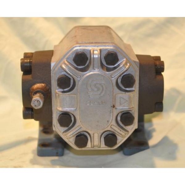 Hydraulic gear pump 1 1/2&#034; IPS &amp; 1 1/4&#034; IPS outlets 7/8&#034; shaft w/ key way #5 image