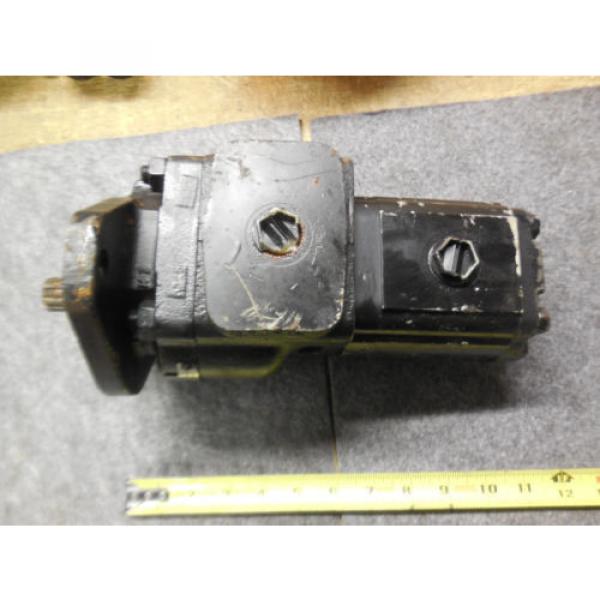 NEW PARKER COMMERCIAL HYDRAULIC PUMP # 3359400035 # 6400C #3 image