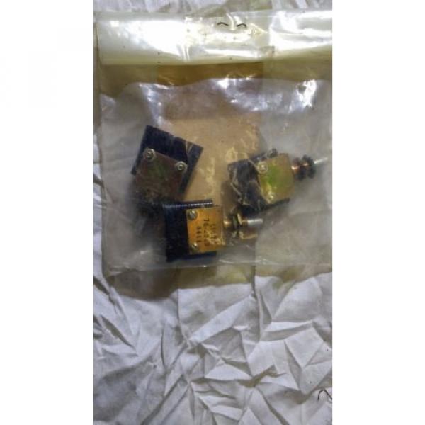 Sundstrand Licon Limit Switch 76-2320-504-4037 P/N 99190849 CAT 411312770 #2 image