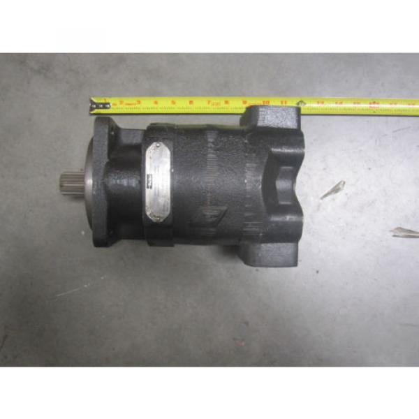 NEW PARKER COMMERCIAL HYDRAULIC PUMP # 323-9210-092 #1 image