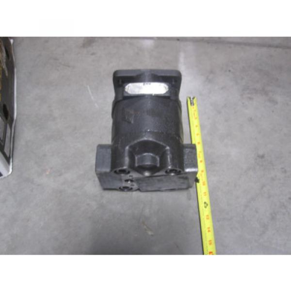 NEW PARKER COMMERCIAL HYDRAULIC PUMP # 323-9210-092 #2 image