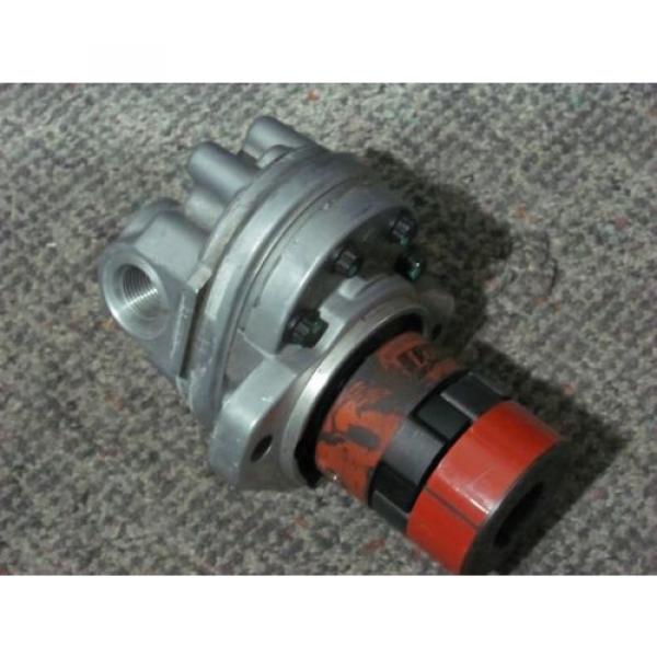 Eaton 26002-RZG Hydraulic Gear Pump RH 5/8X1.25&#034; SHAFT GPM6.6 DISPLACEMENT0.5 #2 image