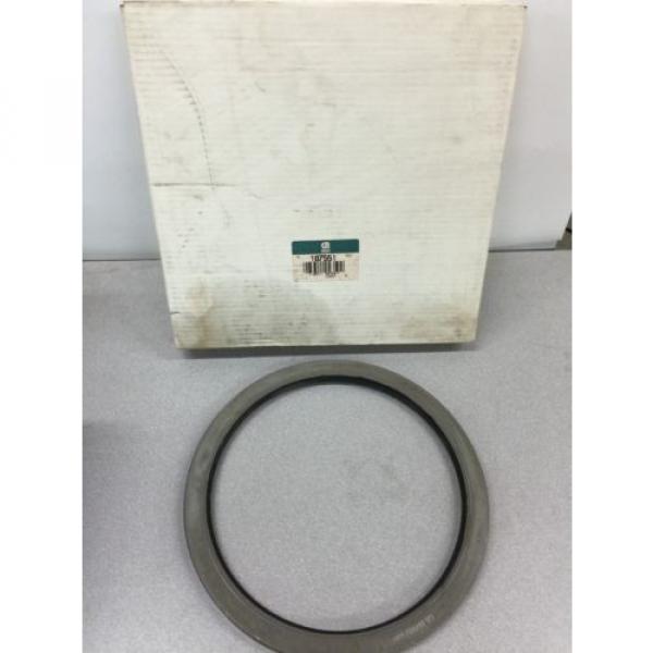 NEW IN BOX CR OIL SEAL CHICAGO RAWHIDE 107551 #1 image