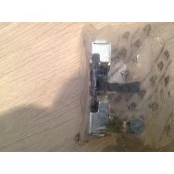 JCB Door Latch and Lock (NEAR SIDE/L H )part no 332/A9108 #4 image